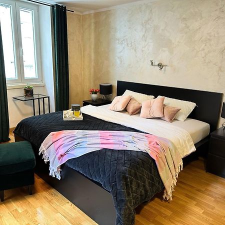 Romeo Apartments Rovigno Exteriör bild