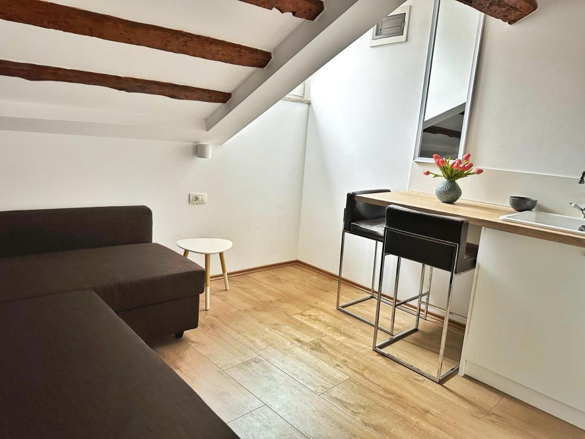 Romeo Apartments Rovigno Exteriör bild